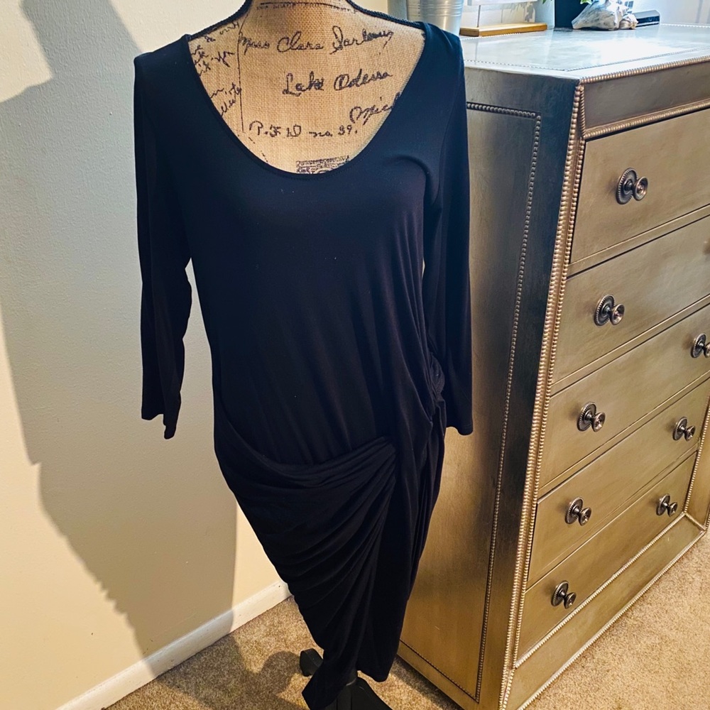 BLACK DRESS WITH RUCHING